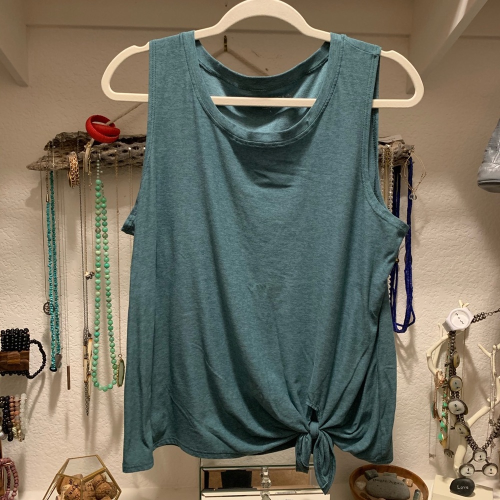 Beyond Yoga For All the Tie Knotted Muscle Tank L